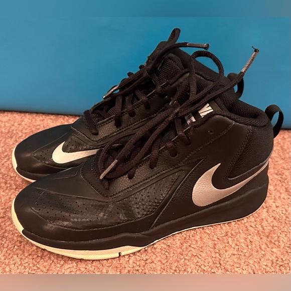 Nike Team Hustle D7 Retro Black Basketball High Top Shoes Athletic Sneakers 3Y - Picture 3 of 14